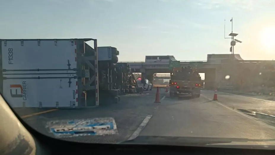 ¡Otro TERRIBLE ACCIDENTE en la León-Salamanca! TRÁFICO INTENSO hoy 3 de diciembre tras volcadura de tráiler ¿Hay fallecidos.jpg