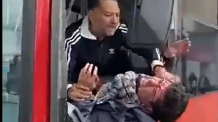 pelea en línea 3 del metrobús.jpg