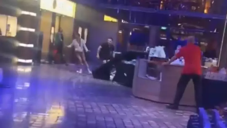 Crucero de Royal Caribbean se inclina 45 grados en alta mar y genera pánico; video