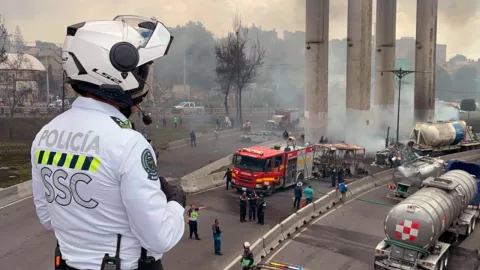 SSC durante la explosión de pipa en puente de la concordia
