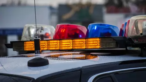 Hombre queda prensado tras accidente en autopista Rosarito-Ensenada