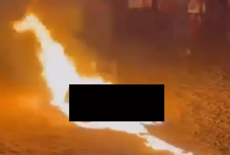 queman vivos a feminicidas en guatemala