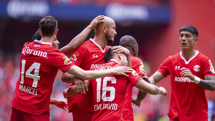 Gol de Carlos González con Toluca