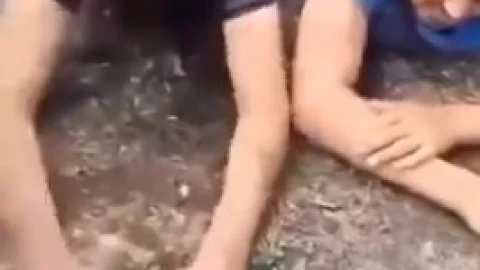 Hombre son golpeados con tablas en Michoacán