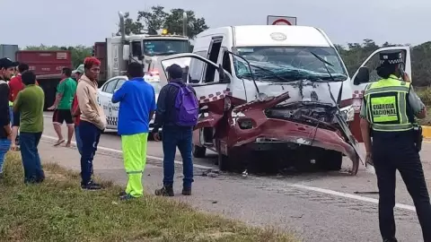 ¡Atención! Fuerte ACCIDENTE en la Mérida-Campeche deja múltiples lesionados