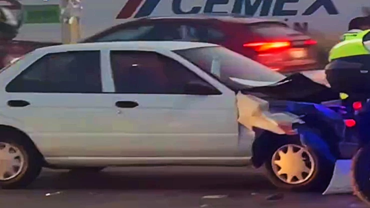 Accidente en Timoteo Lozano y Francisco Villa deja un lesionado, en León, Guanajuato.