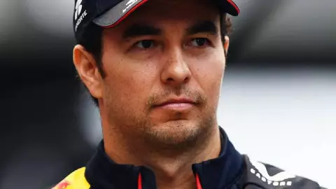 Hija de Checo Pérez se burla del piloto de Red Bull, tras la batalla con Alonso