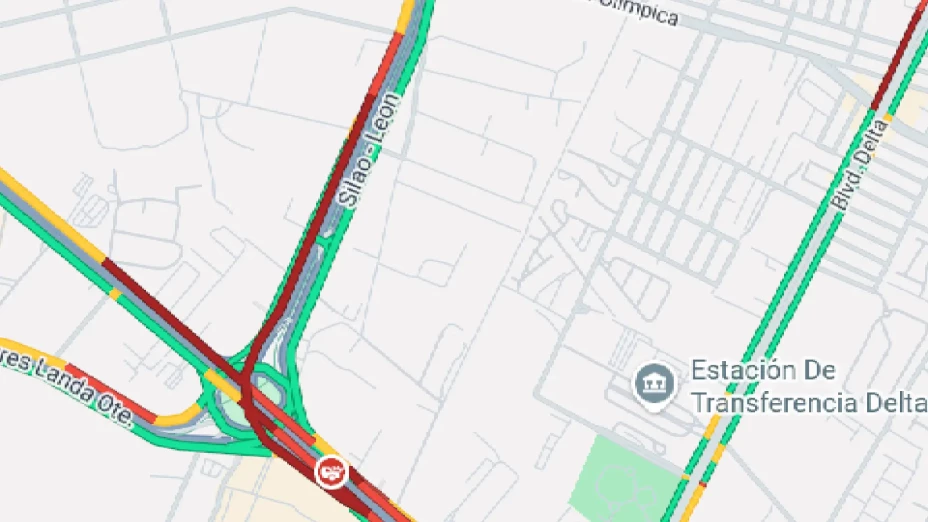 tráfico intenso Bulevar Aeropuerto hoy 2 diciembre