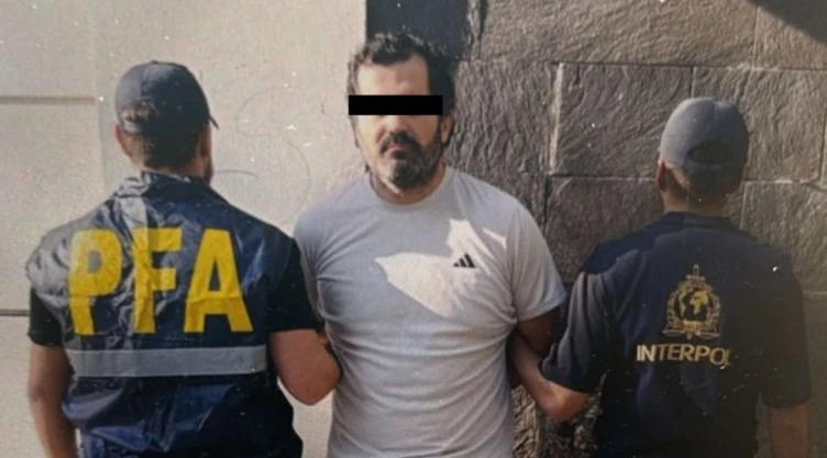 Fernando Farías, contralmirante en México, fue detenido al ser acusado de huachicol