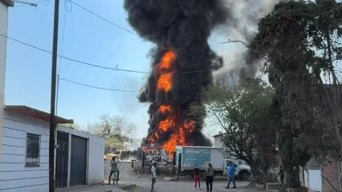 Incendio en Jardines de Jerez, en León