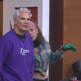 Julio Camejo recibió un premio, pero podría perderlo si sale de La Granja VIP