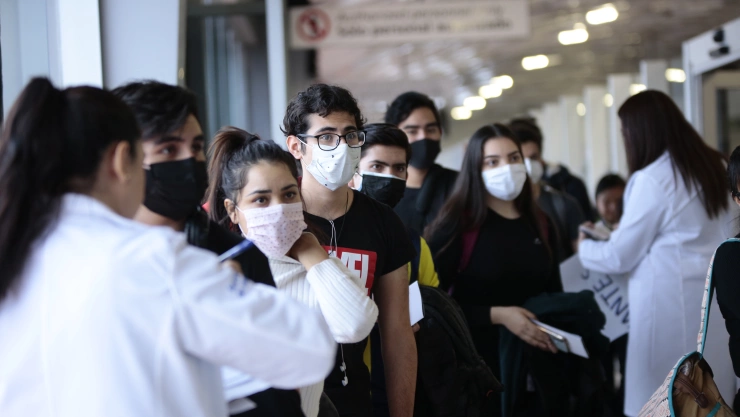 Desde China, regresan 18 estudiantes guanajuatenses