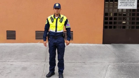 Agente de tránsito en calles de CDMX