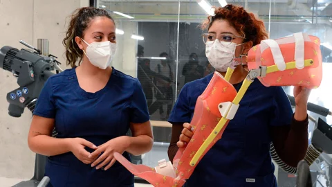 UNAM da esperanza a personas amputadas con Unidad de Órtesis y Prótesis