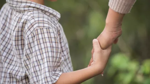 Asesinan a policía frente a su hijo cuando iba al kínder