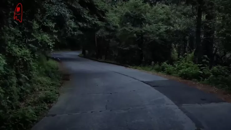 Youtubers vuelven al kilómetro 31 y graban una sombra que los seguía | VIDEO