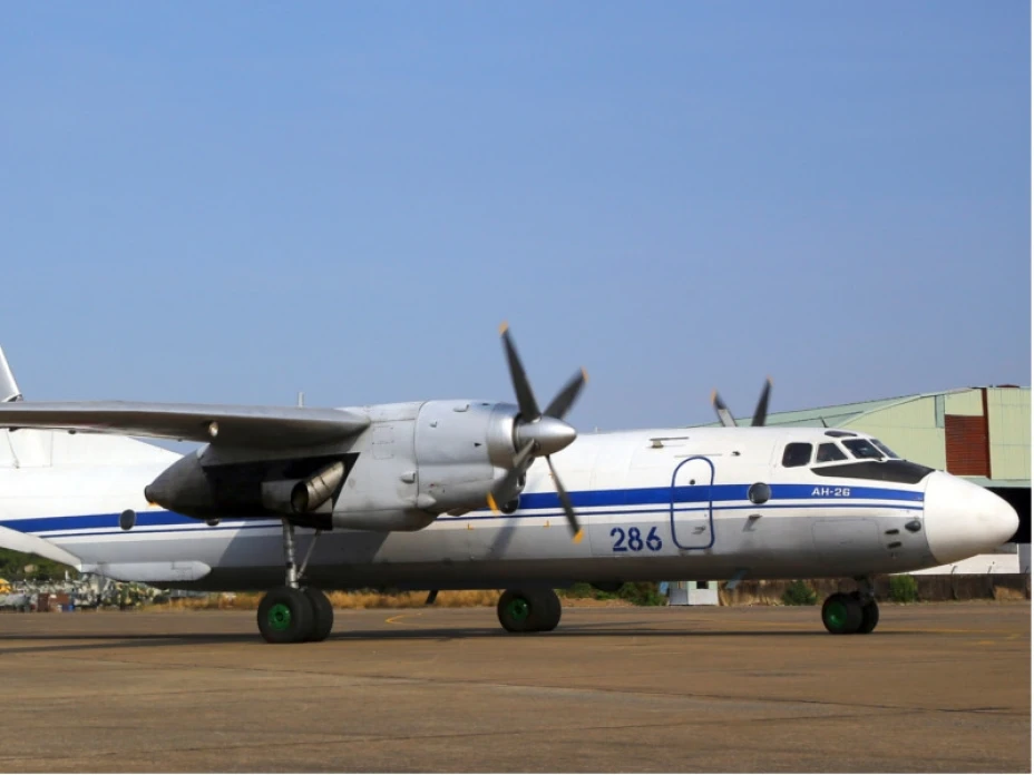 Avión AN-26