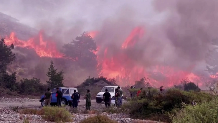 Cambio climático inducido por ser humano, responsable principal de las olas de calor extremo.