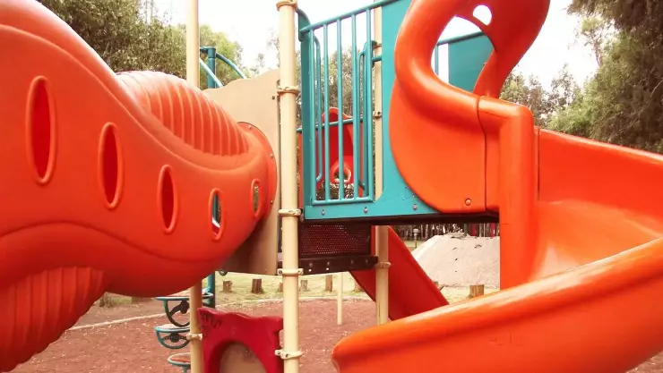 Niña de 12 años atacó con ácido a otra niña mientras estaban jugando