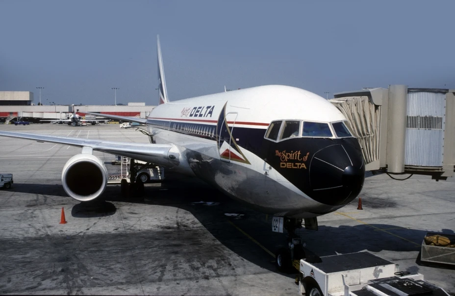 Avión