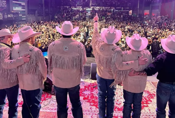 "¿Y todo para qué?": Claudia Sheinbaum confirma concierto de Intocable en el Monumento a la Revolución