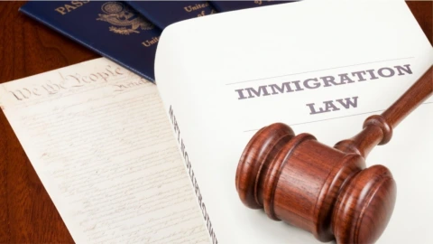 Consecuencias de quedarse en Estados Unidos con visa de turista