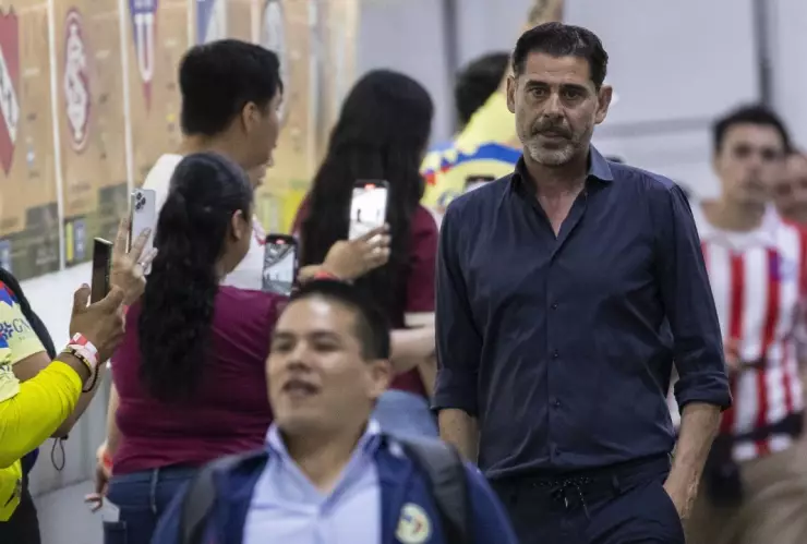 ¿Se va de Chivas? Esto sabemos de la situación de Fernando Hierro