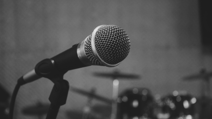 Detienen a famoso rapero mexicano tras asaltar a un transeúnte en la CDMX