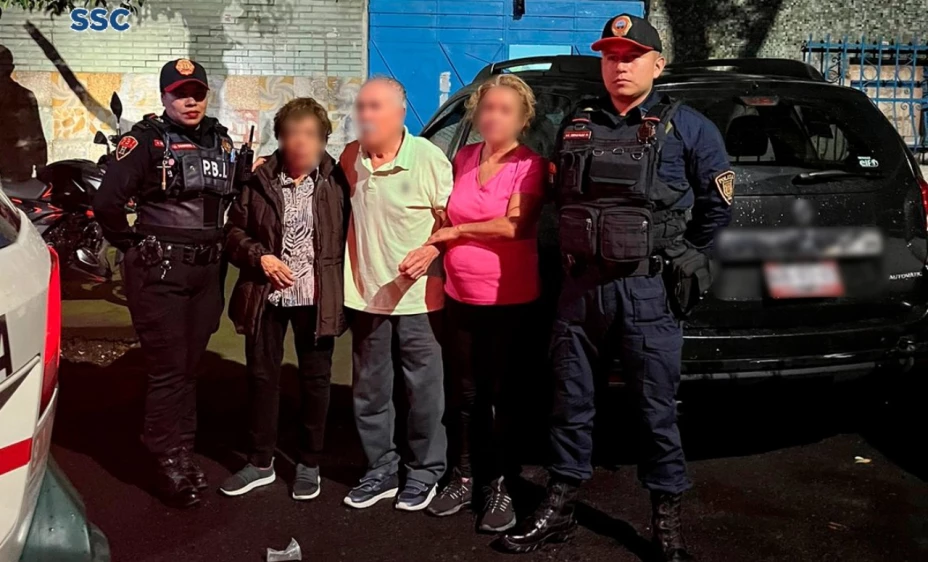 Abuelito se pierde en el Metro CDMX y policías lo ayudan a reencontrar a su familia
