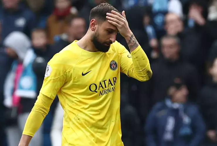 Gianluigi Donnaruma rostro desfigurado PSG.