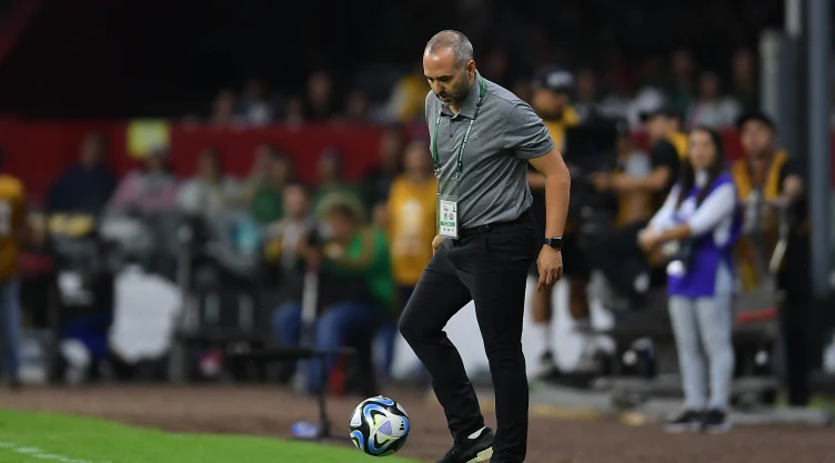 Pedro López con Selección Mexicana Femenil