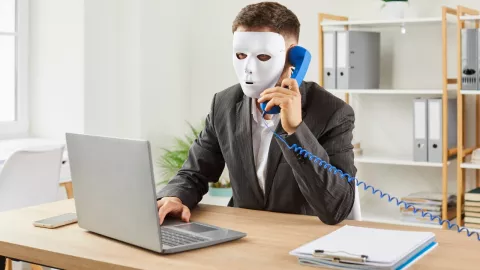 Los estafadores inician el ataque a su v&iacute;ctima a trav&eacute;s de una llamada, luego roban la cuenta de Whatsapp; robar mi cuenta de WhatsApp