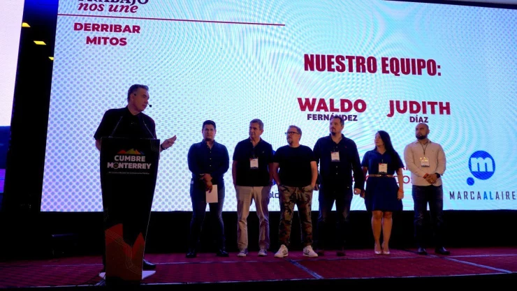 Waldo Fernández en la Cumbre de la Comunicación Política