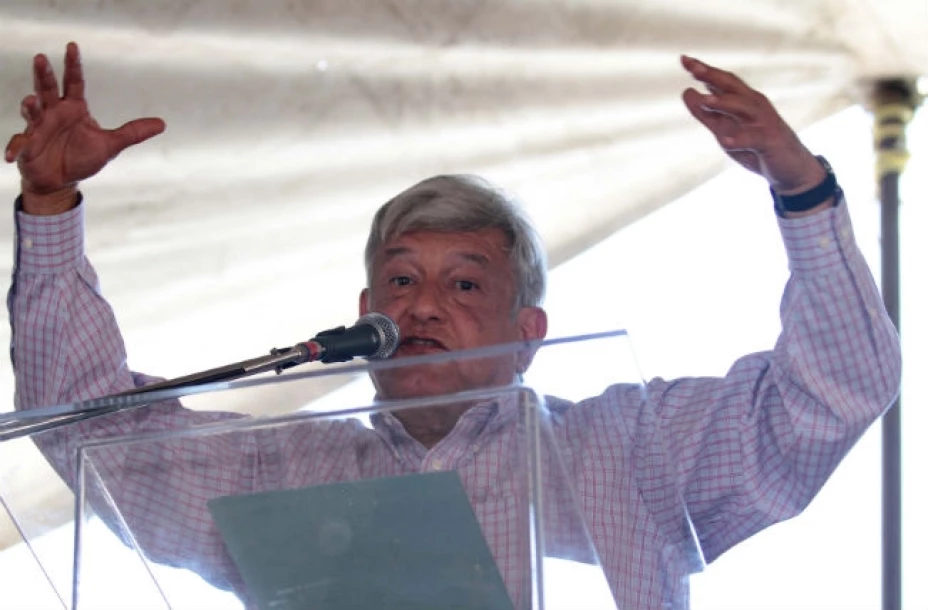 Andrés Manuel López Obrador, realizó la toma de protesta de los comités delegacionales de MORENA en el DF