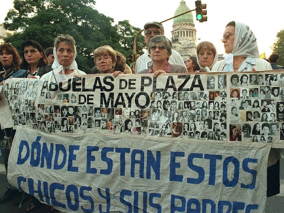 Abuelas de Plaza de Mayo
