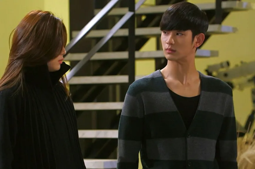 Ante este nuevo problema, Min Joon invitó a Song Yi a quedarse en su casa.