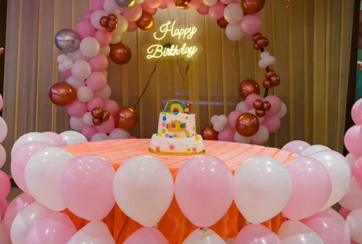 Pareja muere tras mezclar alcohol y sustancias en la fiesta número 4 de su hija