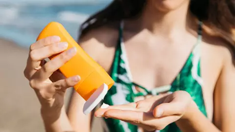 Por esta razón es IMPORTANTE usar BLOQUEADOR SOLAR en el rostro y cuerpo todos los días