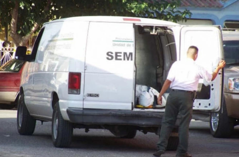 Encuentran muertos a los 4 integrantes de una familia junto a frascos de pesticida. Se cree fue suicidio colectivo