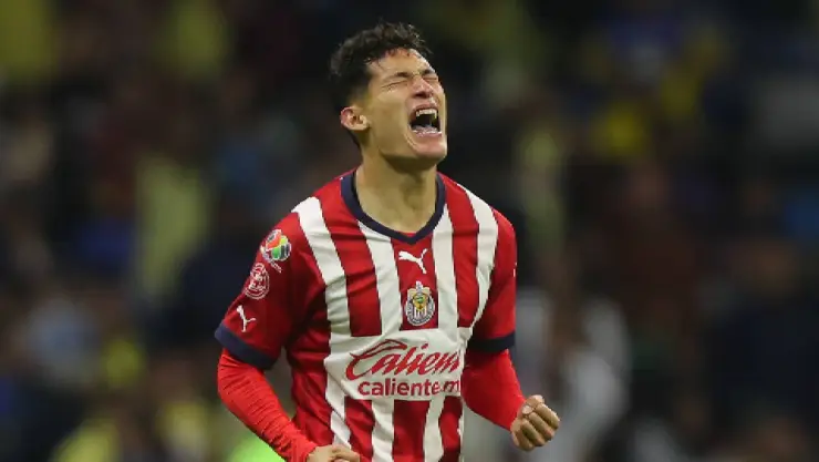 Jesús Orozco celebra el gol al América