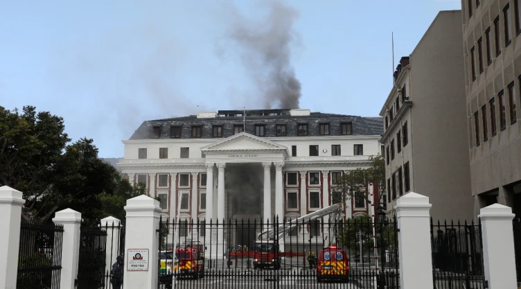 incendio Sudáfrica Parlamento