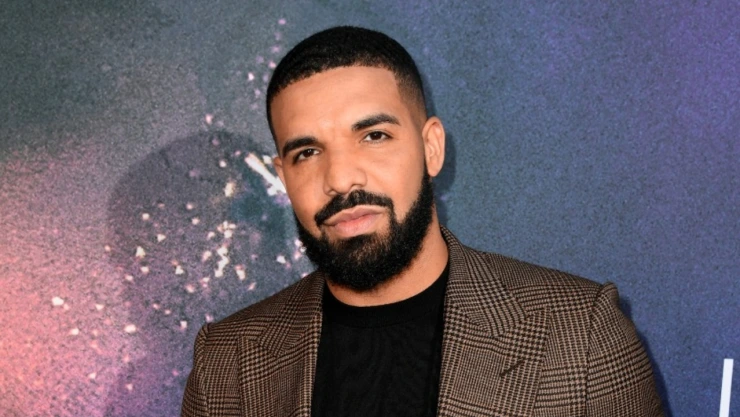 Drake salva de la quiebra al equipo de fútbol Venezia FC