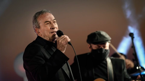 JOSE LUIS PERALES_X_@LatinGRAMMYs