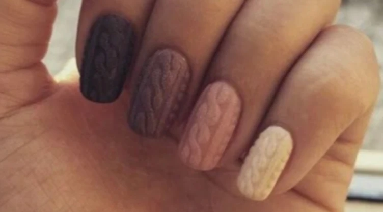 39 diseños de uñas efecto suéter