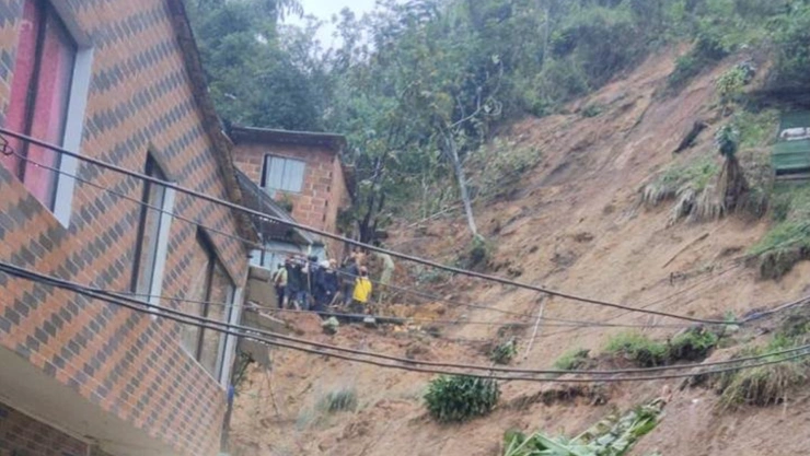 Alud en Colombia deja cinco muertos.jpg