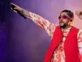 Bad Bunny saludo.jpg