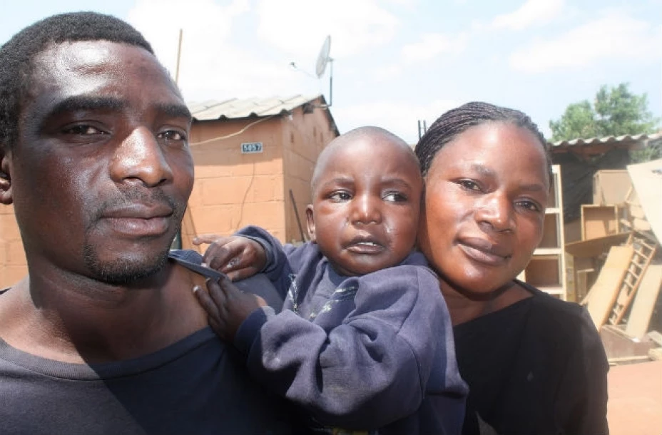 Las mujeres que no pueden pagar los cargos son detenidas en el hospital hasta que sus familiares cubren la deuda, con intereses