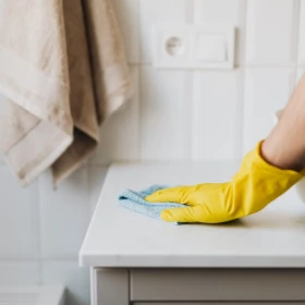 3 mezclas caseras para limpiar las juntas de cocina rápido
