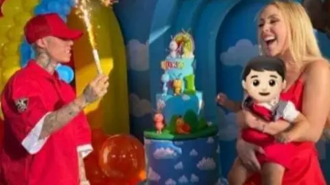 Santa Fe Klan con Maya Nazor y su hijo Luka.
