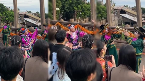 Japoneses virales por su celebración del Día de Muertos.jpg